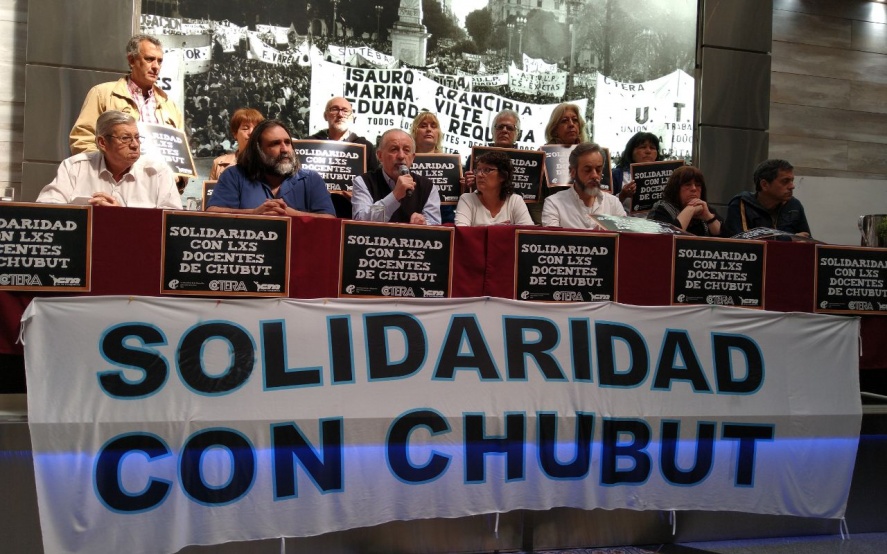 Mañana paran los docentes de todo el país por la muerte de las docentes de Comodoro Rivadavia 