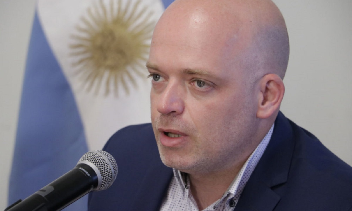 Pizzi le recomendó a la Asociación Médica que se solidarice con el auditor que fue amenazado