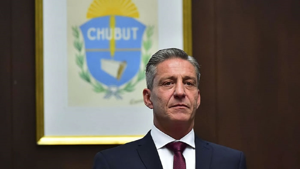 Arcioni relanza su gestión con cambios en el gabinete