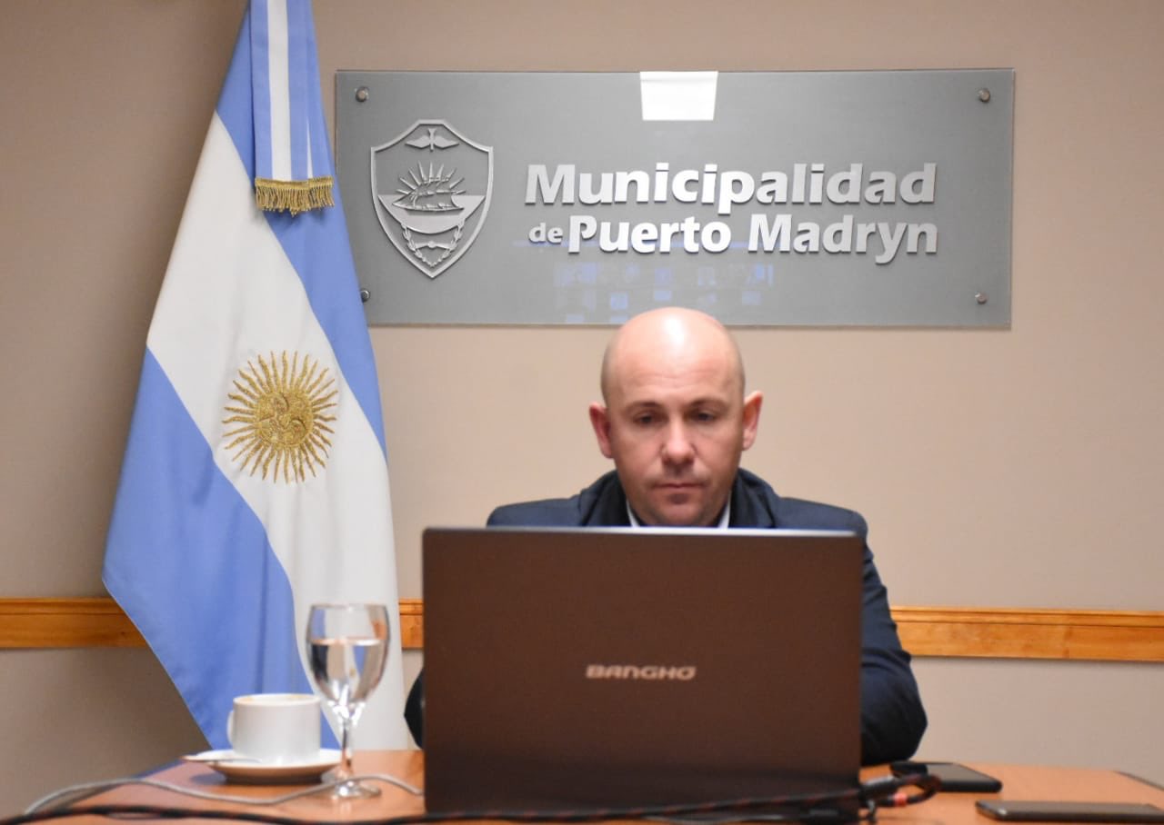 Sastre gestiona créditos para profesionales de Puerto Madryn