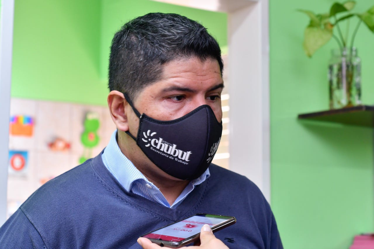 Para Ayala, la ATECH rompió la mesa de paritarias