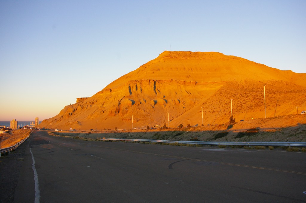 Un joven cayó al vacío desde el Cerro Chenque y se encuentra grave