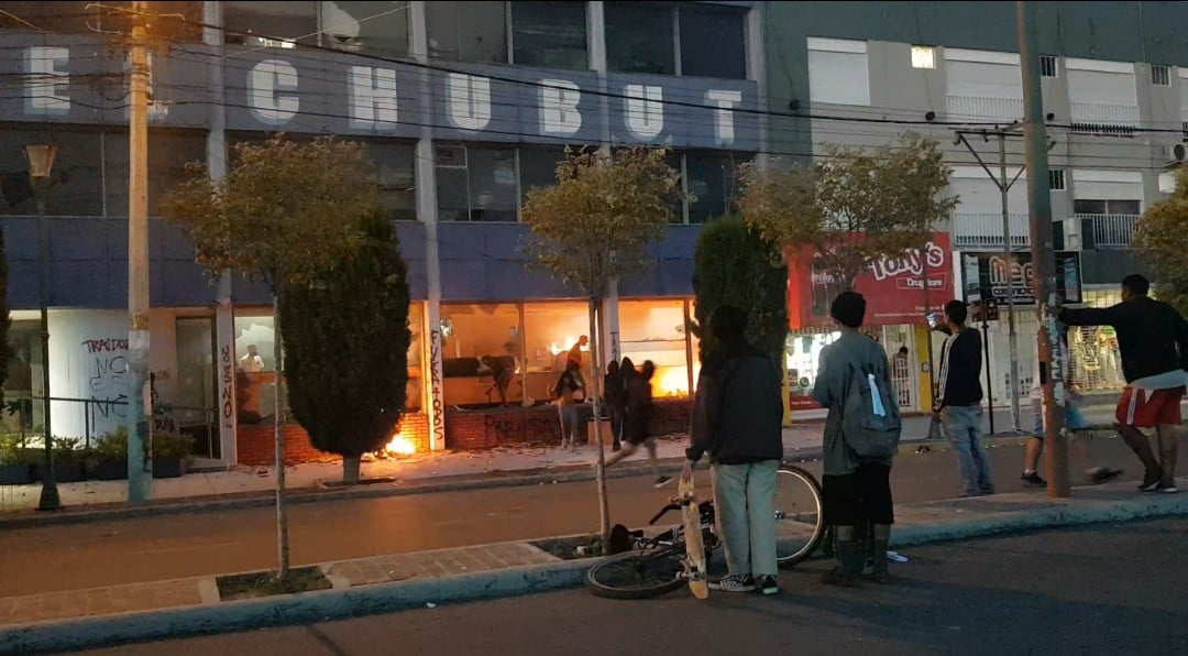 Esperan el resultado del peritaje de los bomberos para avanzar en la causa por el incendio de diario El Chubut