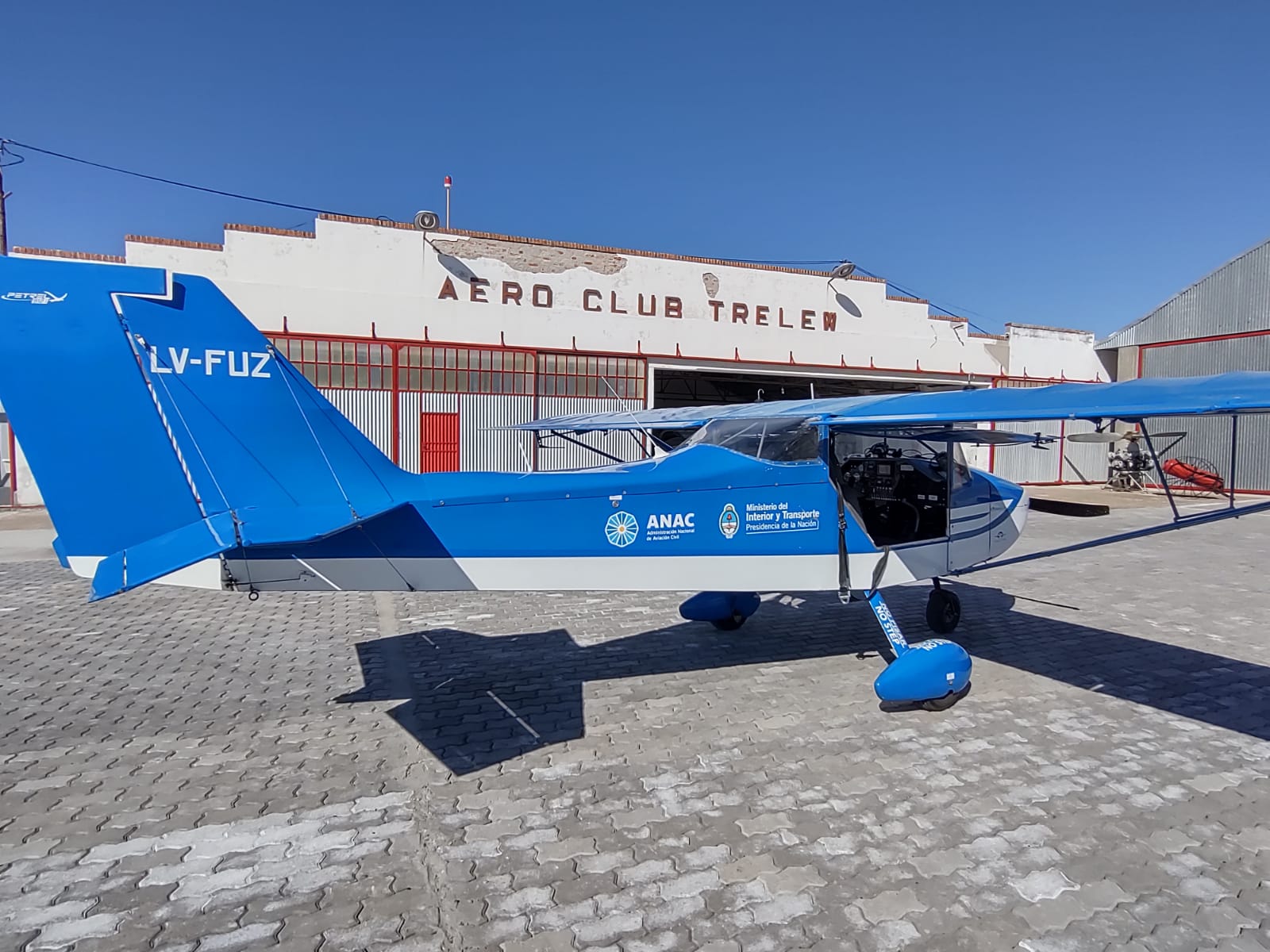 El aeroclub de Trelew trabaja en la colecta de elementos históricos
