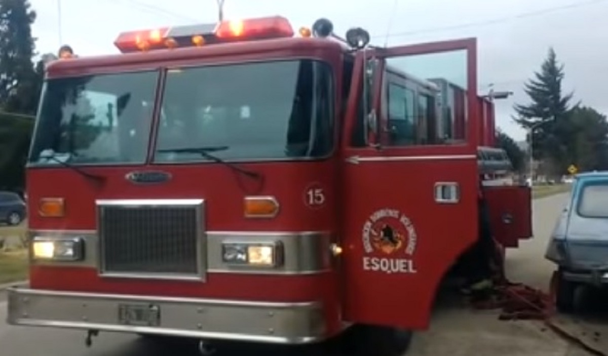 Esquel: Cinco comercios se vieron afectados por un incendio en un local de comidas