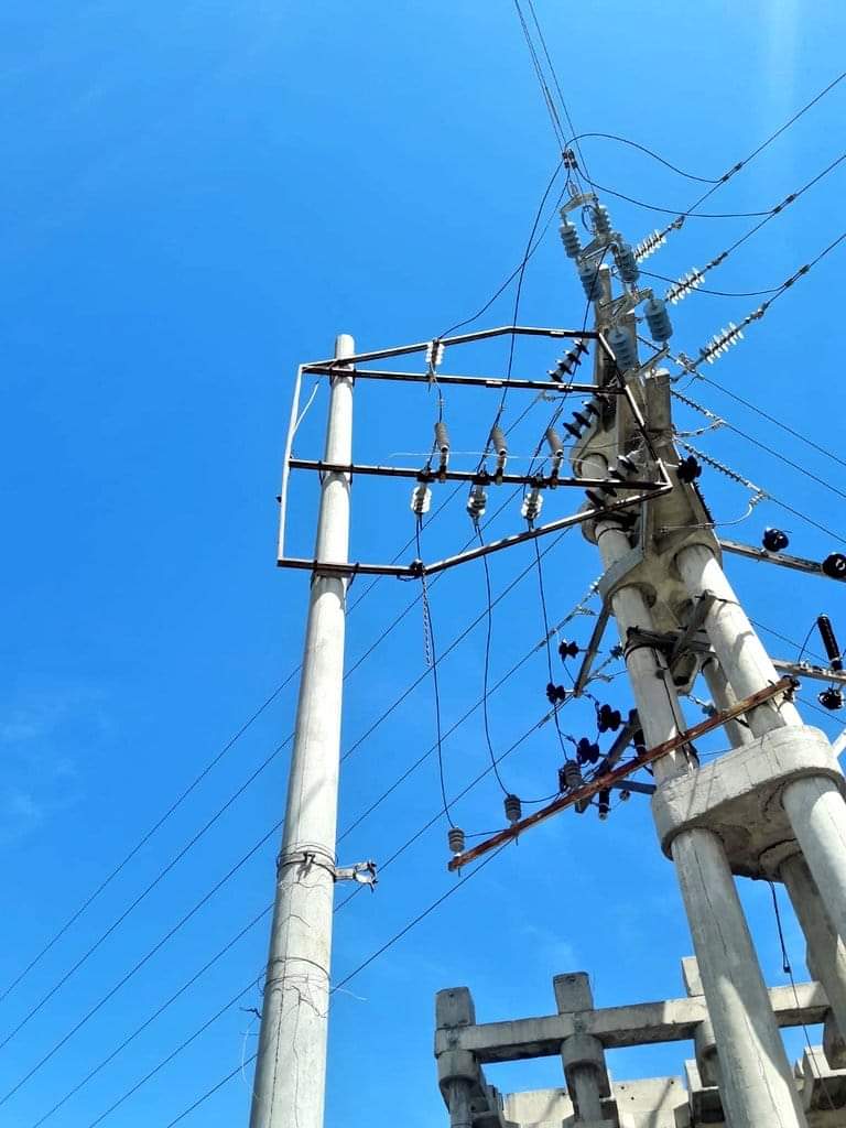 Un atentado en el tendido eléctrico dejo sin luz a gran parte de Trelew