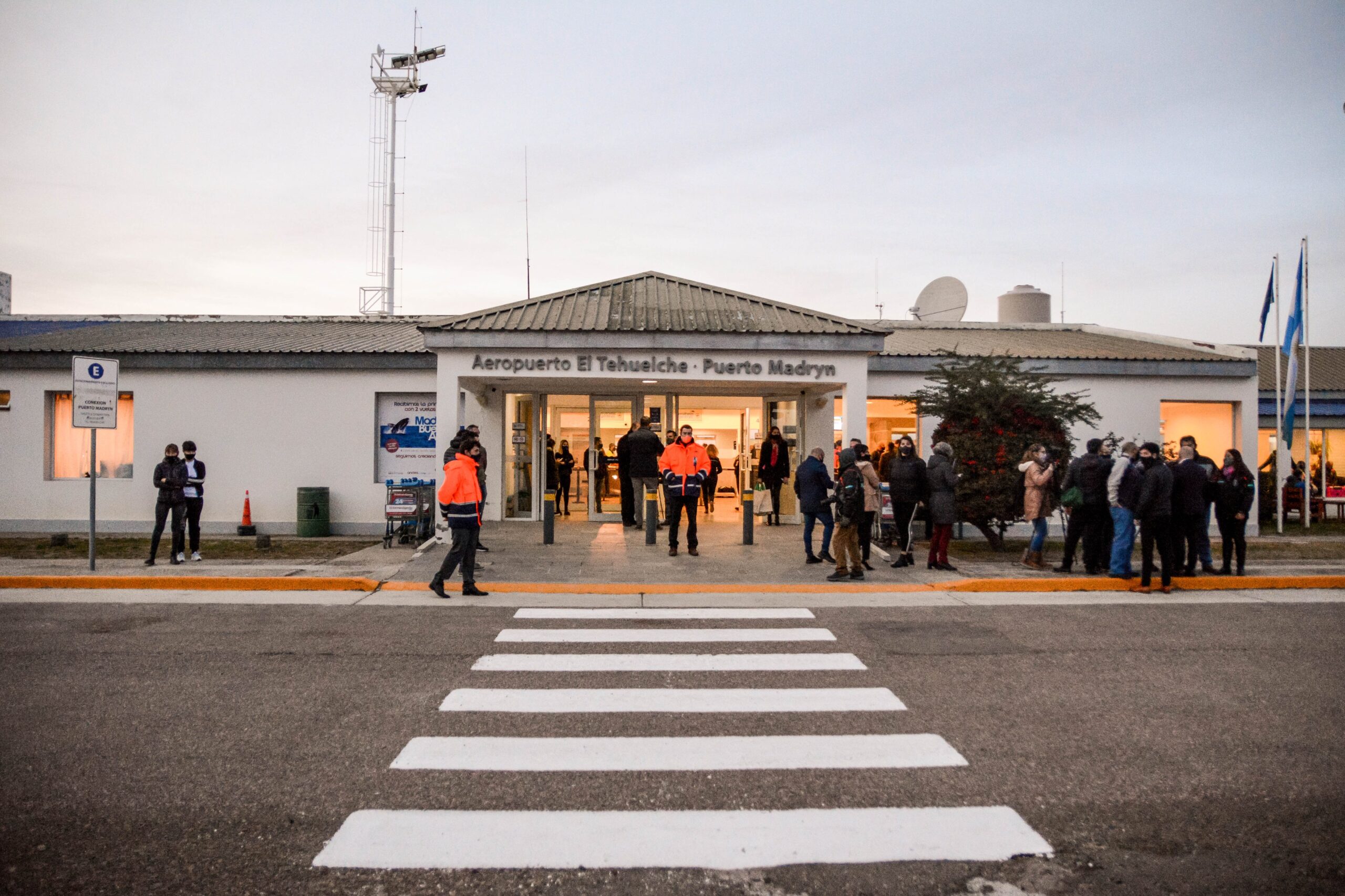 Por gestiones del intendente Sastre, se confirmaron los fondos para la ampliación del aeropuerto “El Tehuelche”