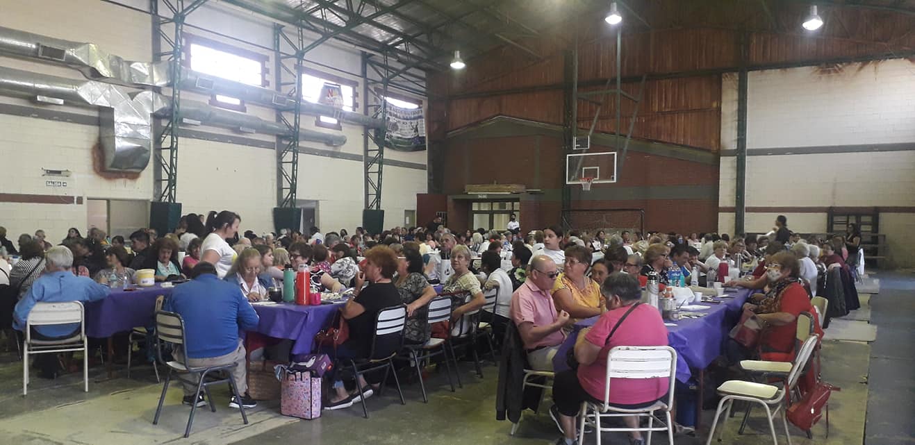 Gran encuentro de adultos mayores en Trelew