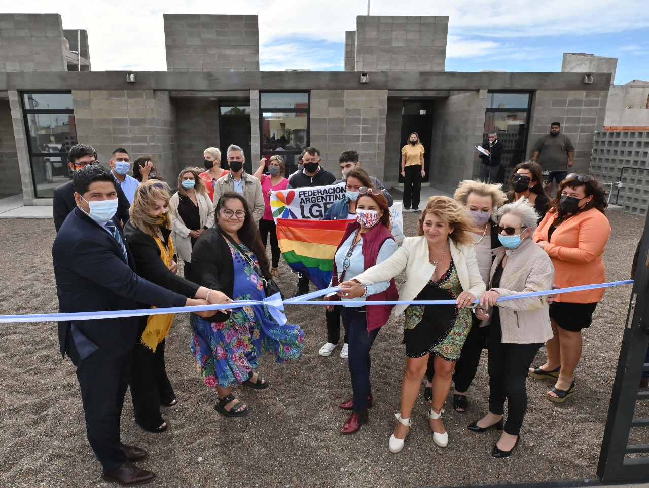 El Gobierno del Chubut inauguró 3 viviendas y consultorios destinados a mujeres e integrantes del colectivo LGBT en Trelew