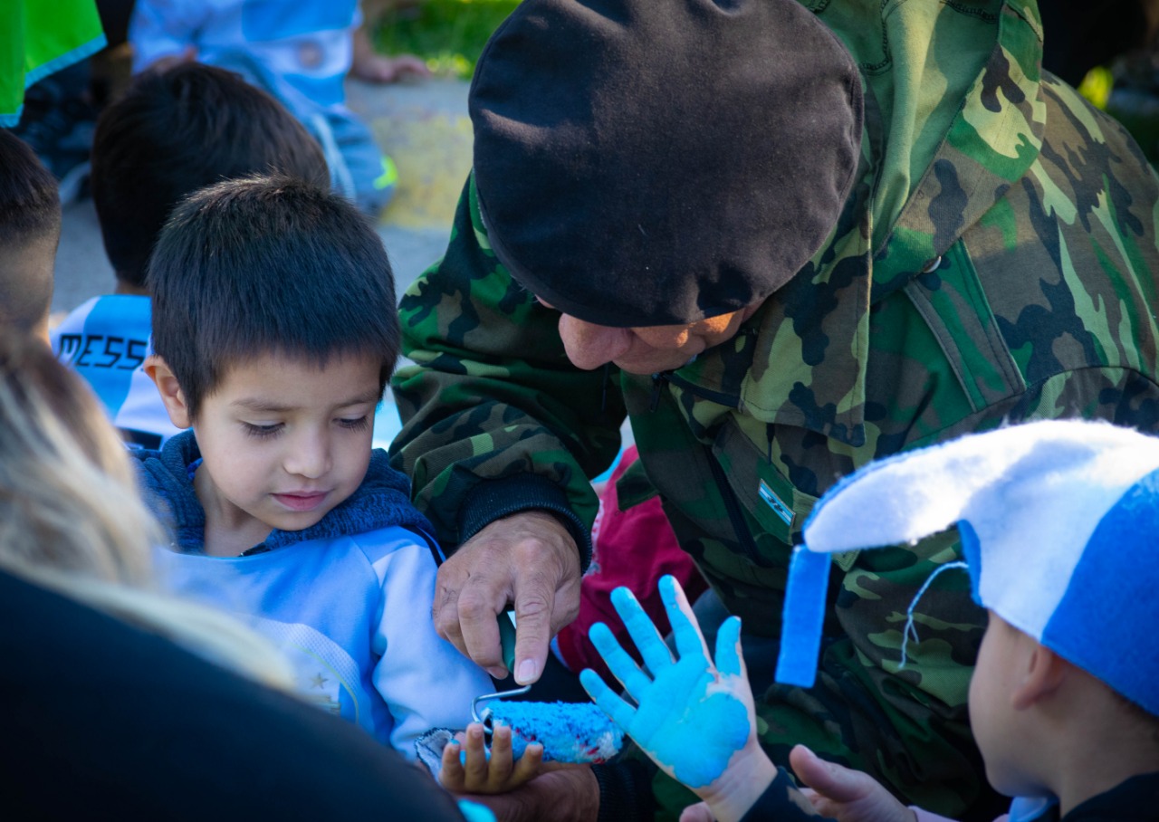 Alumnos con veteranos de Malvinas