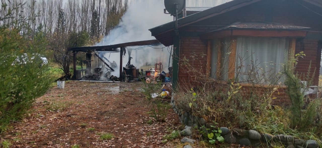 Lago Puelo: Un hombre resultó con quemaduras de gravedad en un incendio