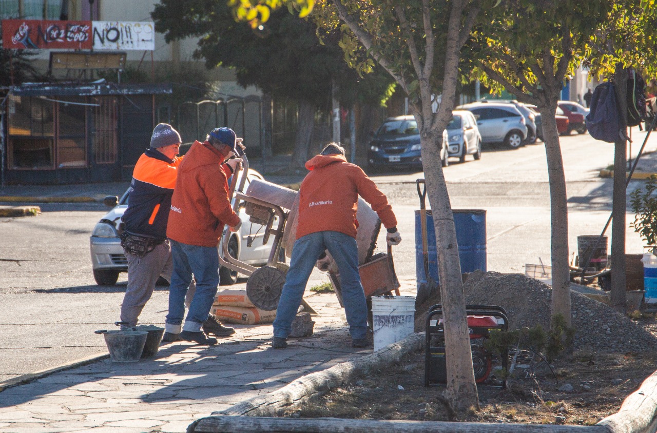 Construcción de nuevas rampas inlusivas en Rawson (1)
