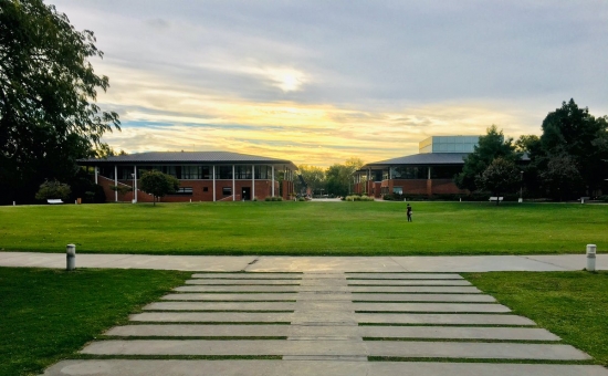 PAE y la Universidad de San Andrés lanzaron un nuevo programa de becas para estudiantes mujeres de Chubut y Santa Cruz
