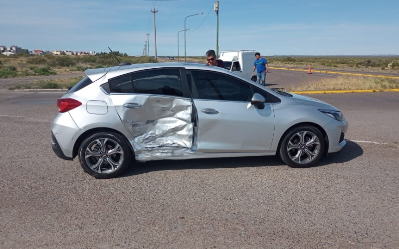 Tres lesionados tras choque en Playa Unión