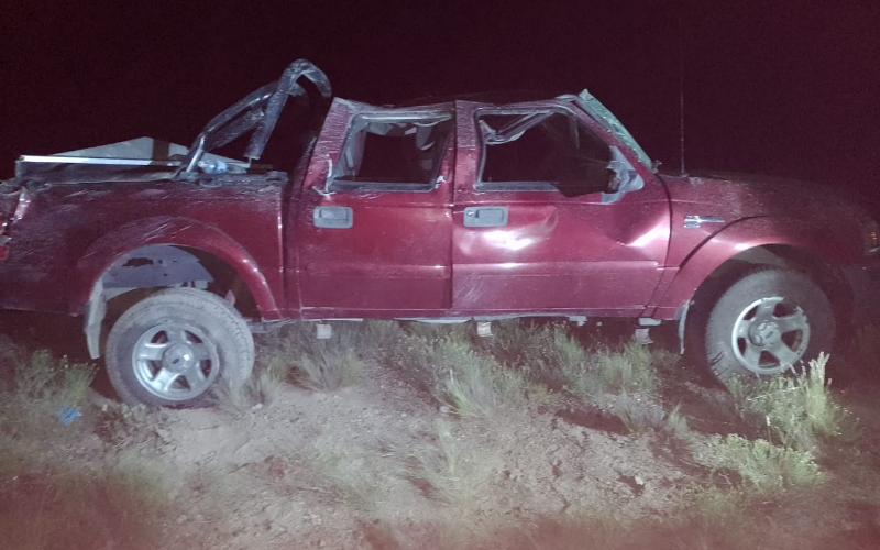 Un hombre resultó con lesiones luego de volcar con su camioneta en la Ruta 3