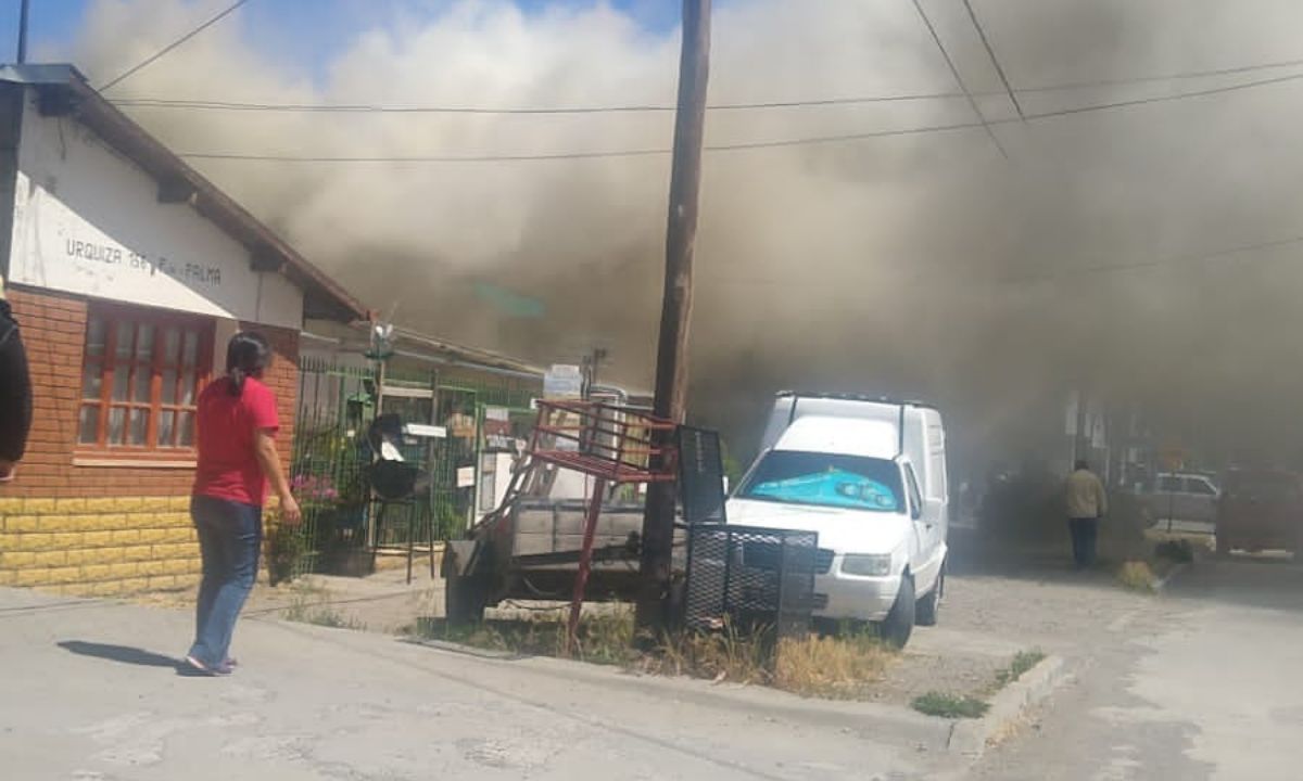 Importante incendio de vivienda en Esquel