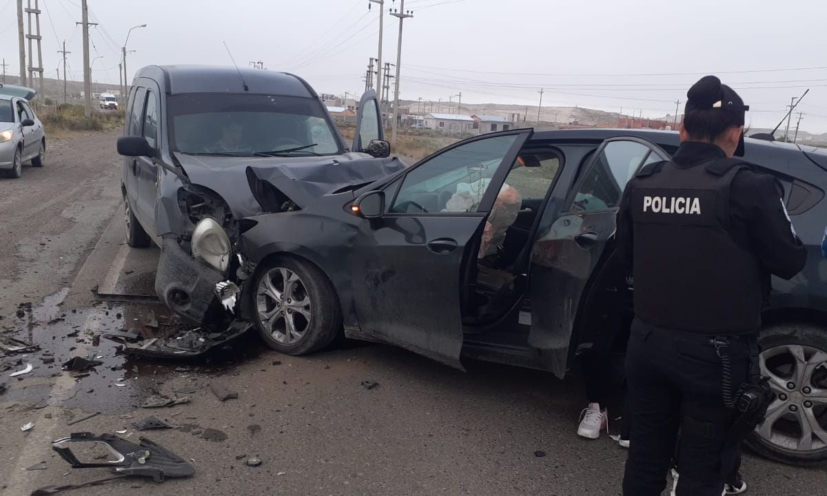 Dos lesionados en choque frontal