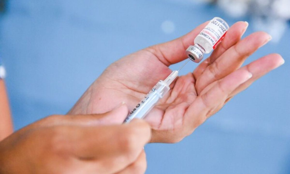 Aconsejan aplicarse los refuerzos de Covid