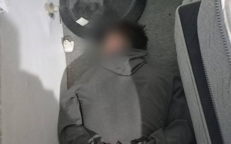 Detuvieron a dos hombres robando en una vivienda