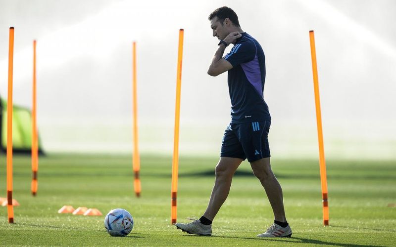 Scaloni, ante una práctica decisiva para perfilar el equipo que enfrentará a México
