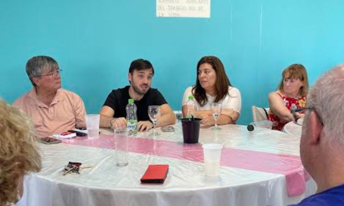 <strong>Torres y Romero se reunieron con jubilados en Comodoro y presentaron propuesta para federalizar y normalizar directorio del Pami</strong>