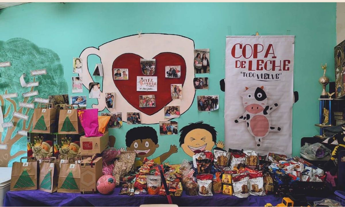 La Copa de Leche Todo Vuelve junta artículos navideños para repartir en año nuevo