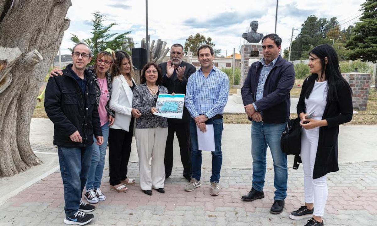 Luque presidió el acto por el 110° aniversario de Astra y puso en valor el patrimonio histórico