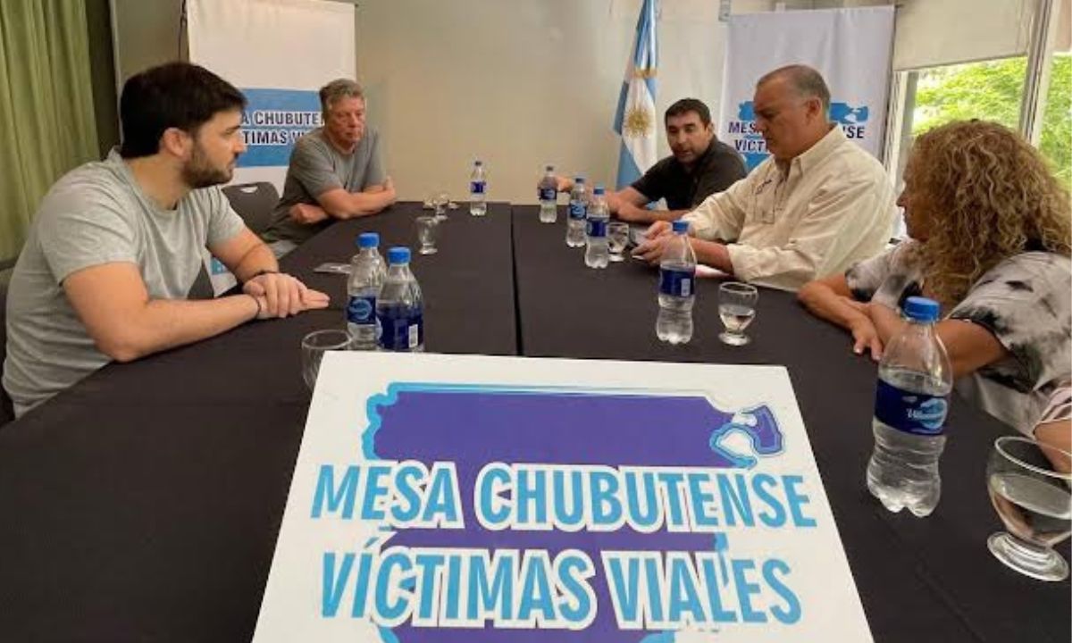 «Nacho» Torres se reunió con integrantes de la Mesa Chubutense de Víctimas Viales