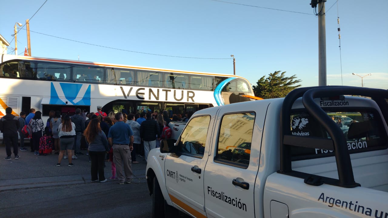Debieron demorar la partida del viaje de egresados porque el chofer dio positivo de alcoholemia