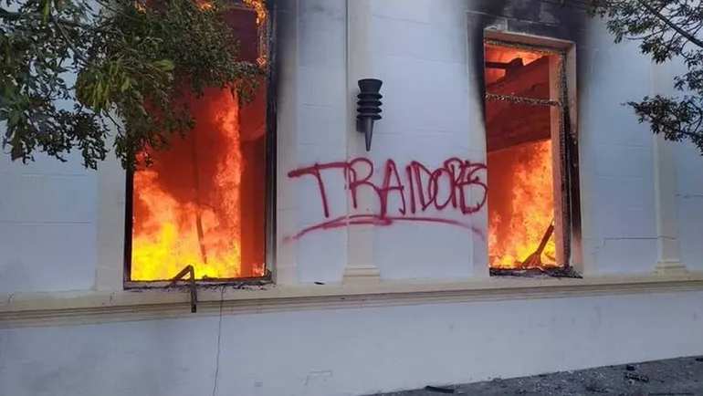 Día clave para la causa por el incendio de Casa de Gobierno