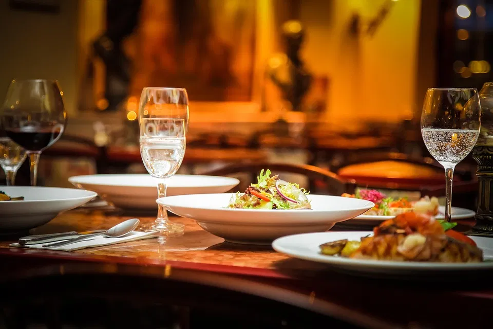 Comercios y restaurantes de Trelew abrirán en el feriado