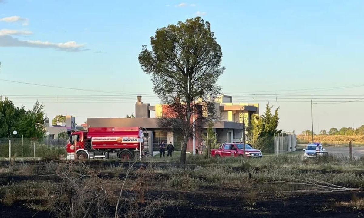 La combinación de altas temperaturas y viento aumenta las posibilidades de incendios en el valle