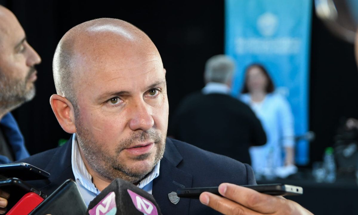 Gustavo Sastre respaldó a Torres en el reclamo por la pesca: “No vamos a entregar nuestros recursos”