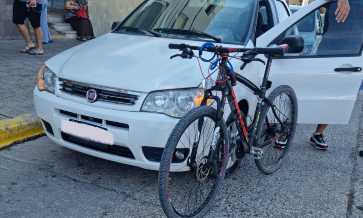 Una mujer resultó con lesiones tras protagonizar un accidente en la vía pública