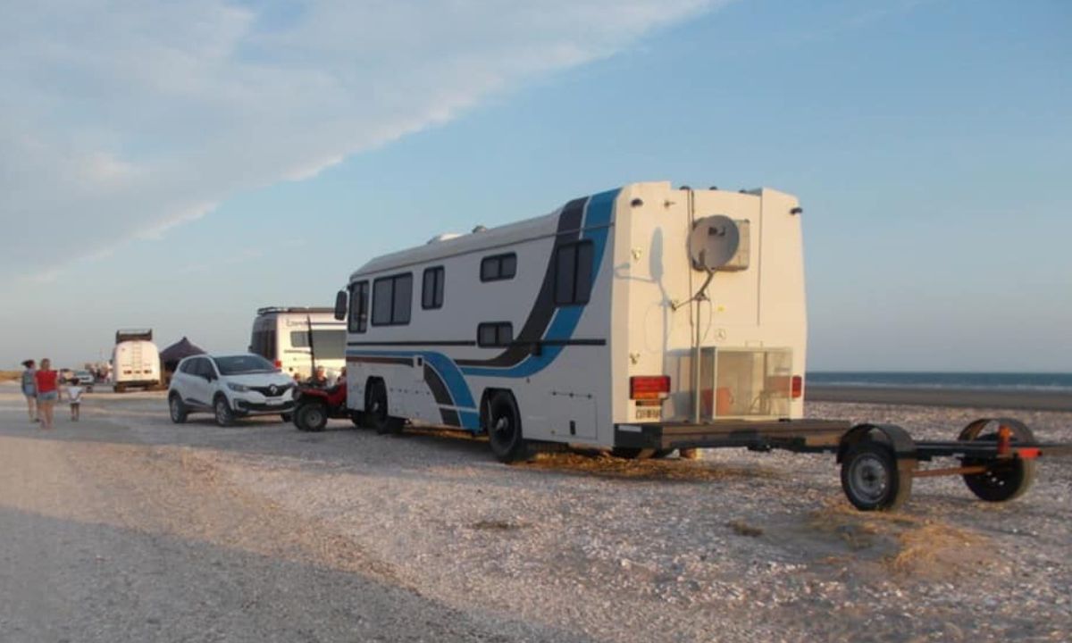 Recuerdan la prohibición de estacionamiento de casillas y motorhomes en la costa de Playa Unión