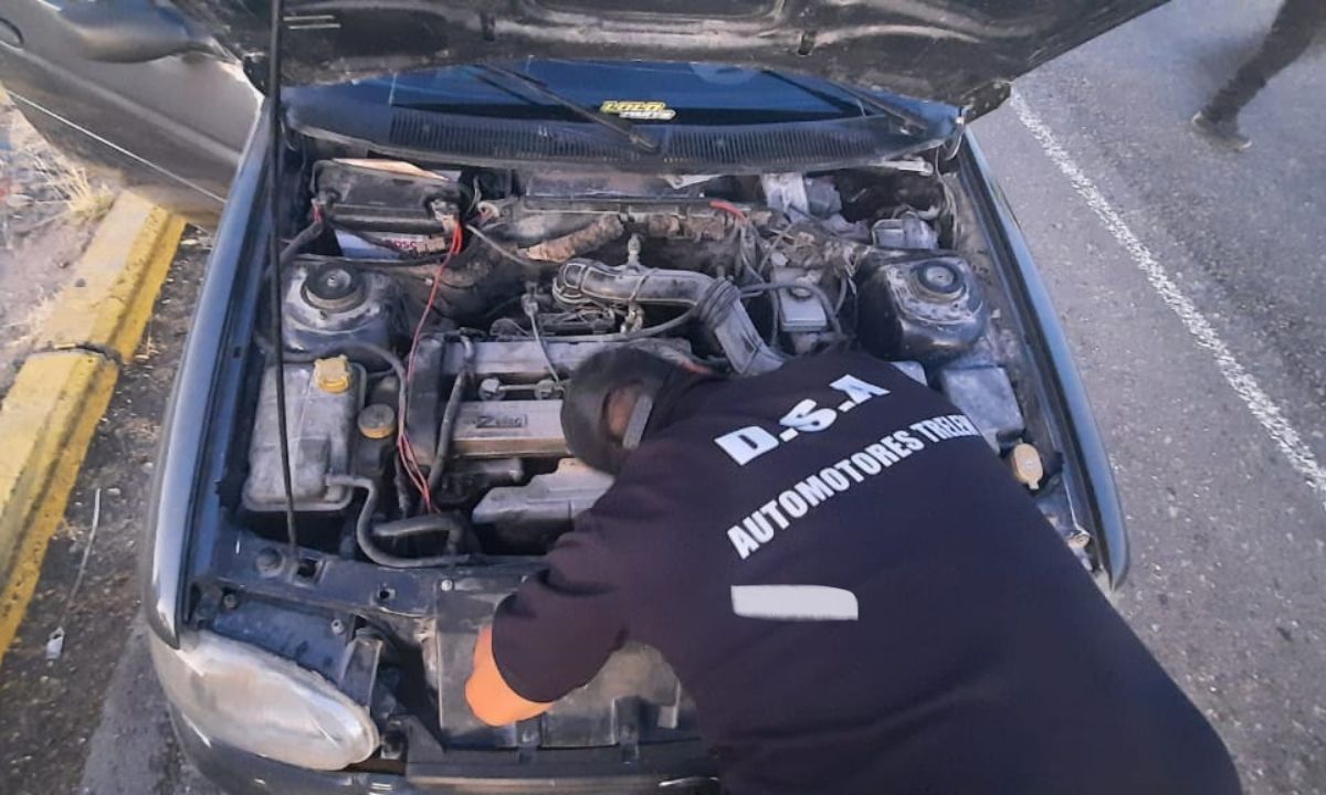 Circulaban con un auto robado y cédula adulterada