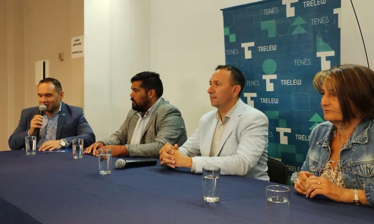 Maderna puso en marcha programa de Acompañamiento a las Trayectorias Escolares y anunció nuevo sistema de becas