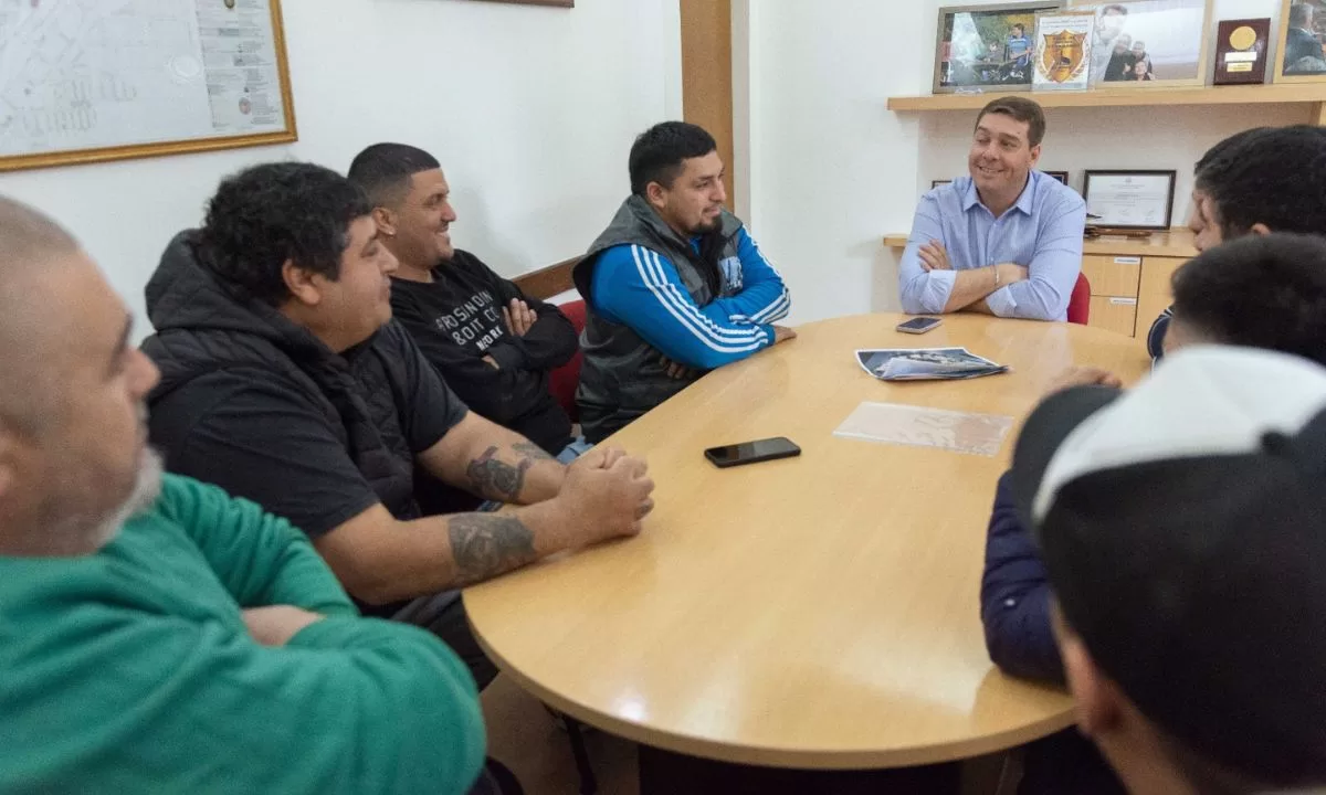 Representantes del SUPA le presentaron a Biss proyecto para la construcción de un gimnasio recreativo