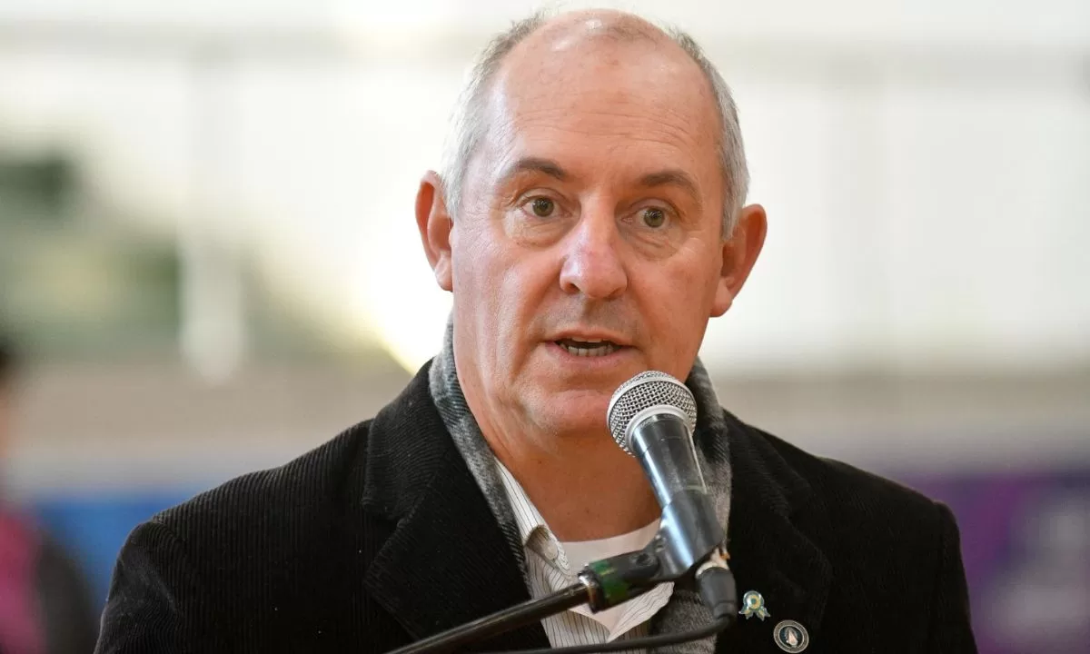 El ministro Miguel Castro se encuentra en observación médica y será intervenido quirúrgicamente