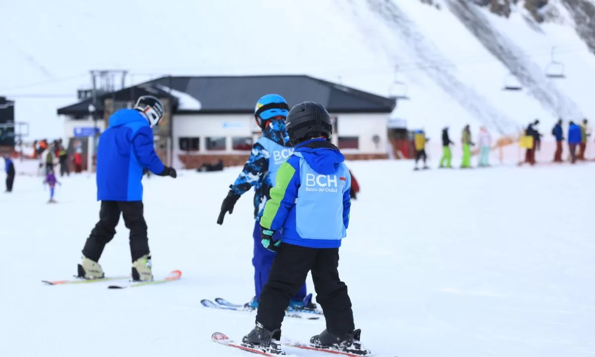 Oportunidad única: La Hoya brindará clase gratuita de esquí para niños de Esquel y Trevelin