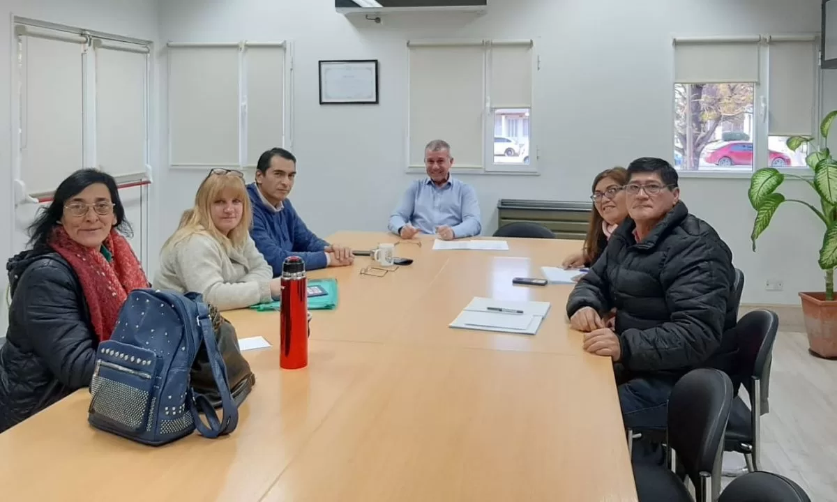 Gaiman acordó un aumento salarial con los municipales para el segundo semestre y llegó a un acumulado del 71,75% este año