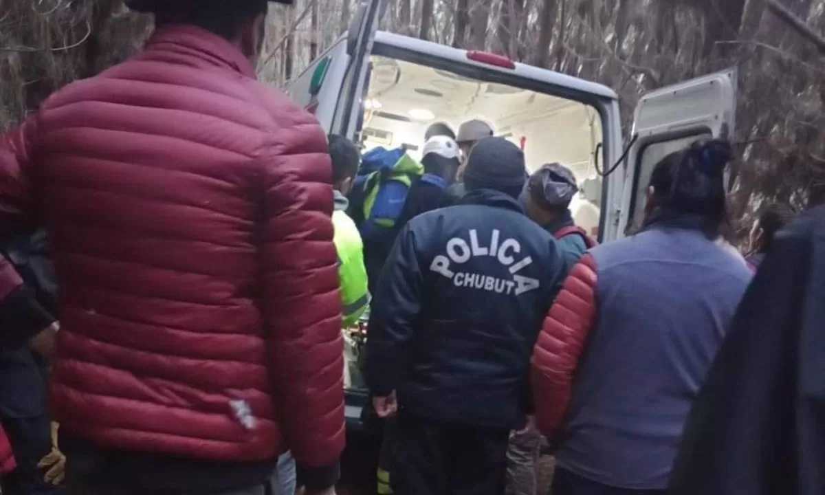 Epuyén: Un hombre cayó desde la parte alta de un sector de montaña y está grave