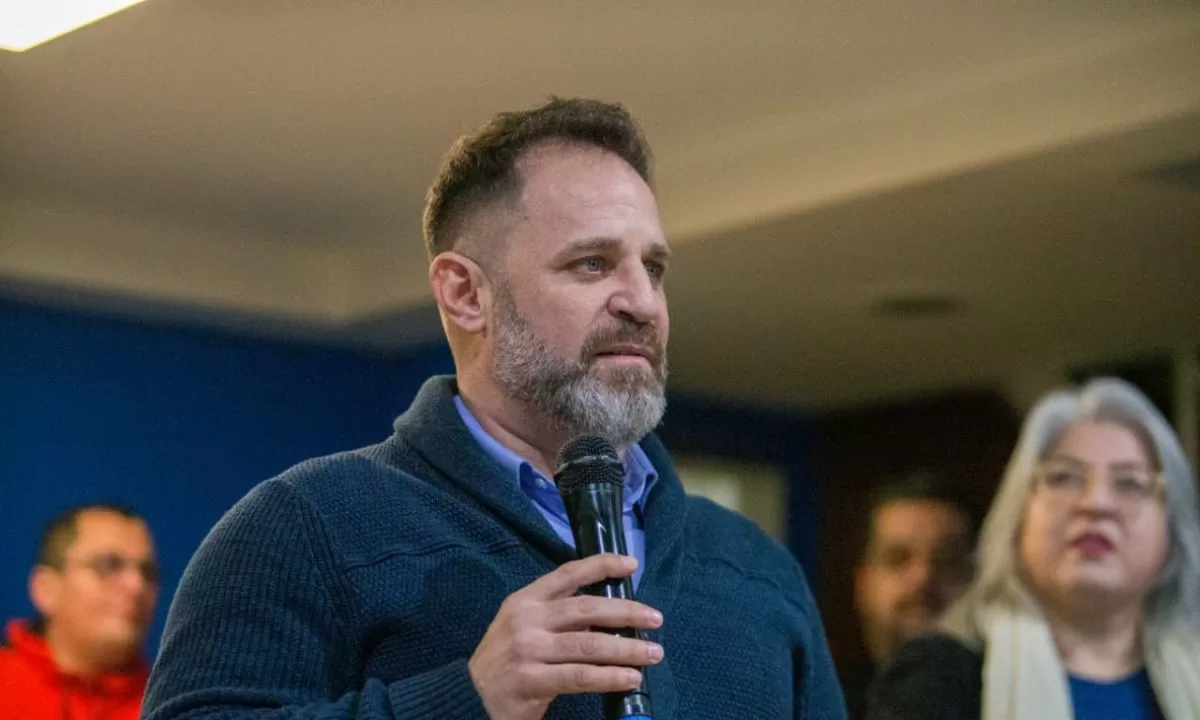 Glinski: “Los que quieren privatizar el YPF o Aerolíneas tienen otras opciones para votar, que son Bullrich y Milei”