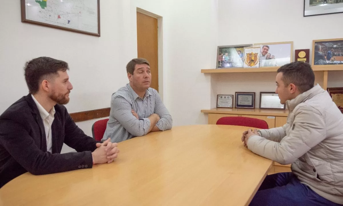 Biss recibió a cooperativa rawsense que gestiona la obtención de terrenos para construir viviendas para sus asociados
