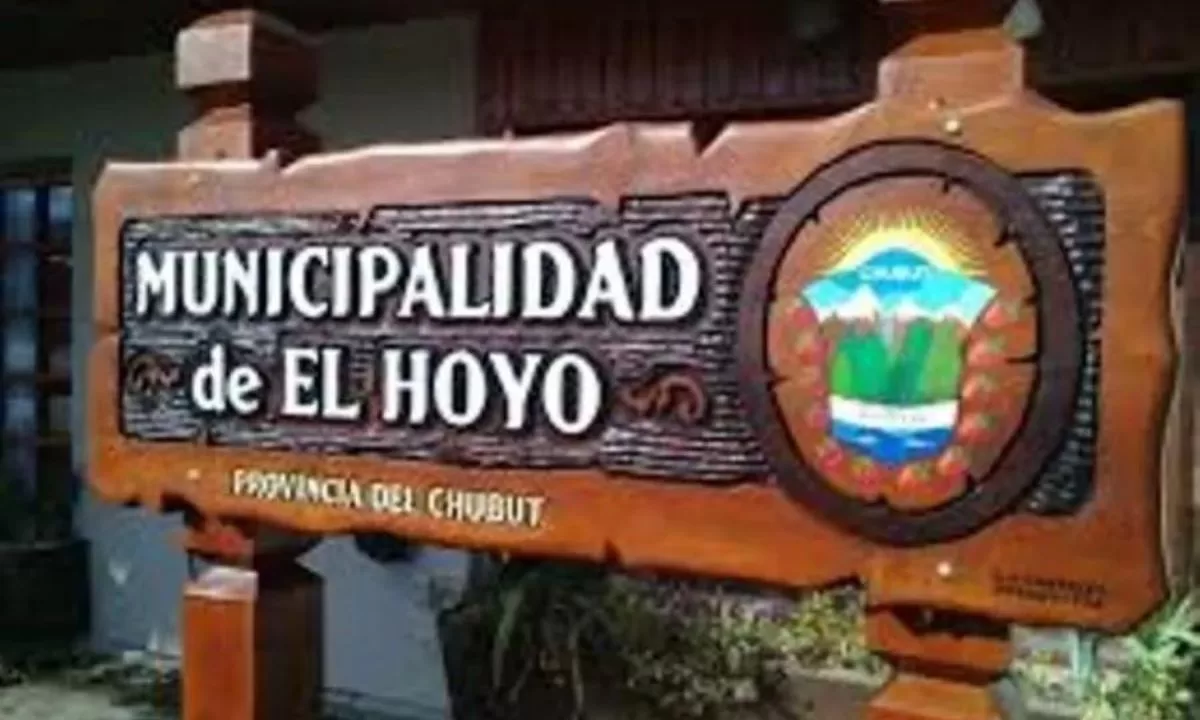El intendente electo de El Hoyo recibirá una municipalidad sobrecargada de puestos políticos