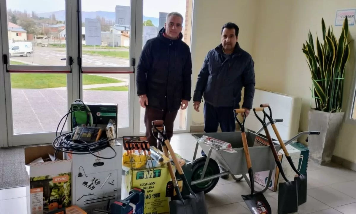 Provincia entregó equipamiento a la Municipalidad de Trevelin
