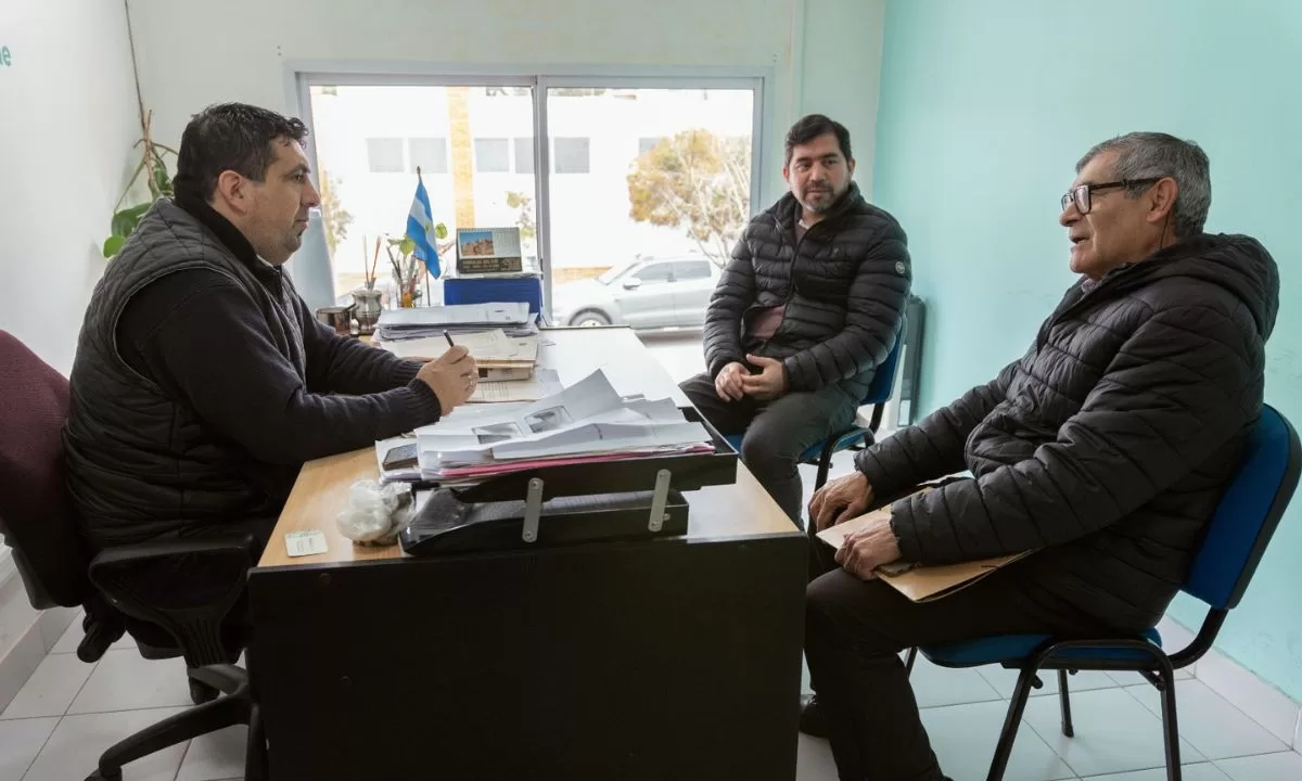 El área de Ambiente de Rawson coordina próximas tareas de limpieza en el Rodaj Park con las nuevas autoridades vecinales