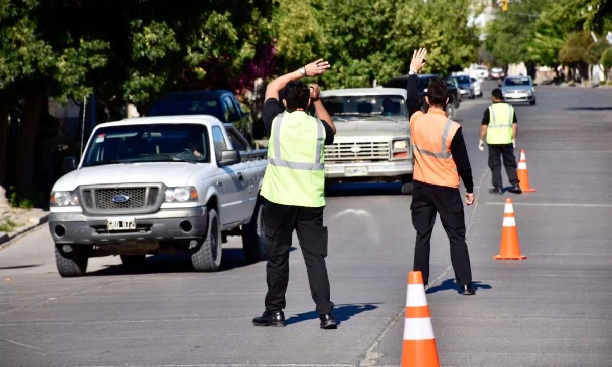 Personal de tránsito de Trelew con retención de servicios