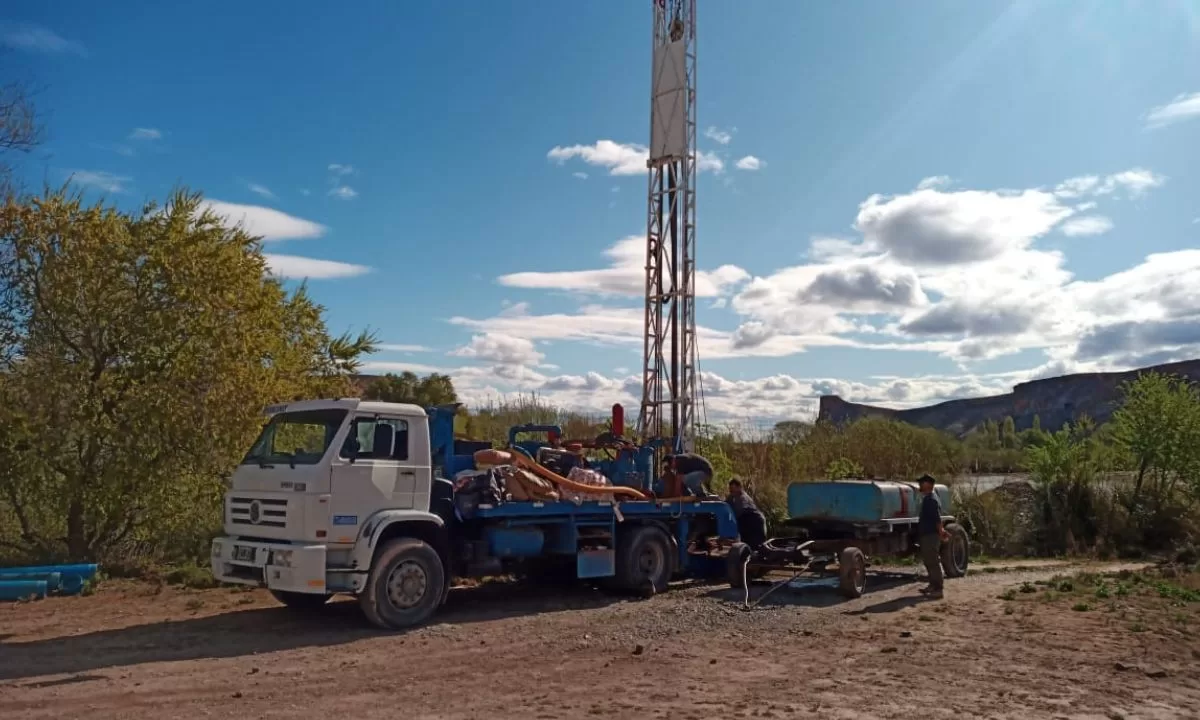 El Gobierno Provincial avanza con obra de captación de agua para productoras ganaderas de Blancuntre