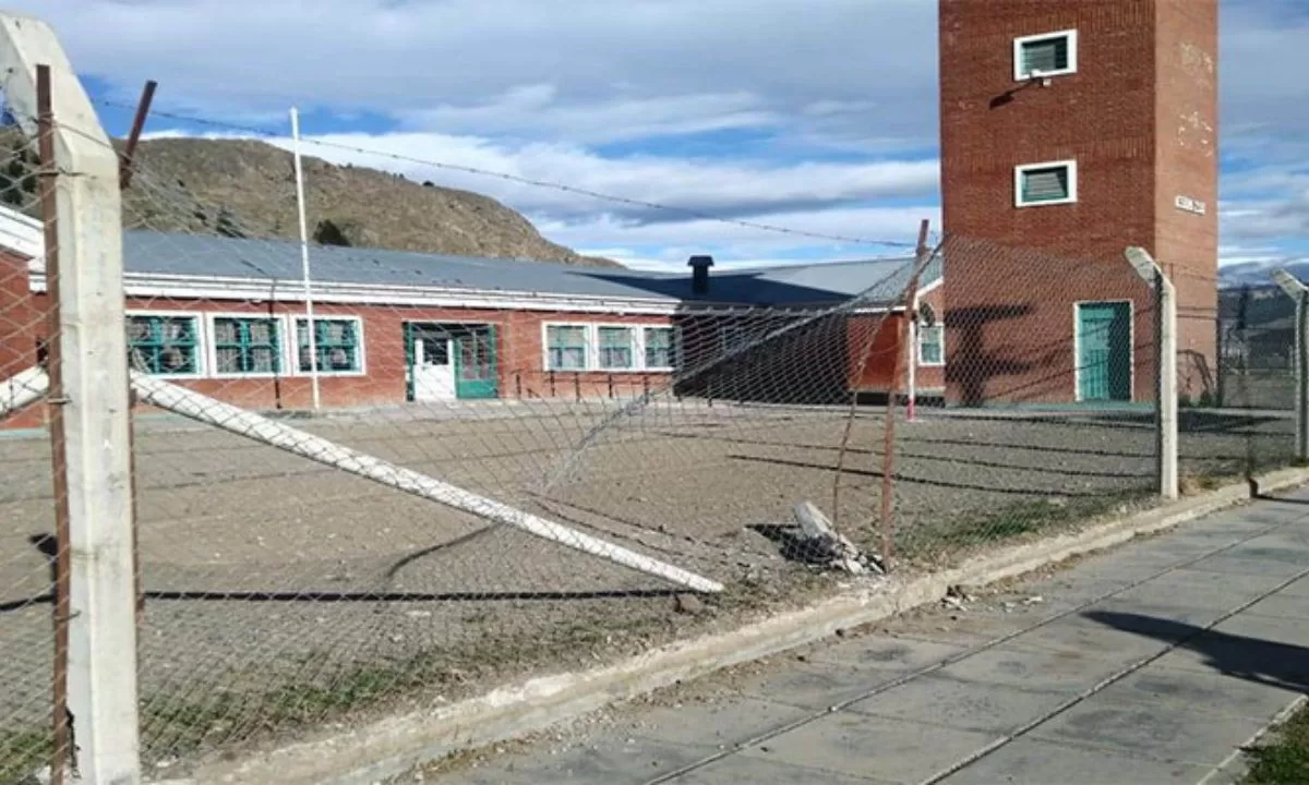 Separan a los directores de la escuela 210 por dar comida en mal estado a los chicos